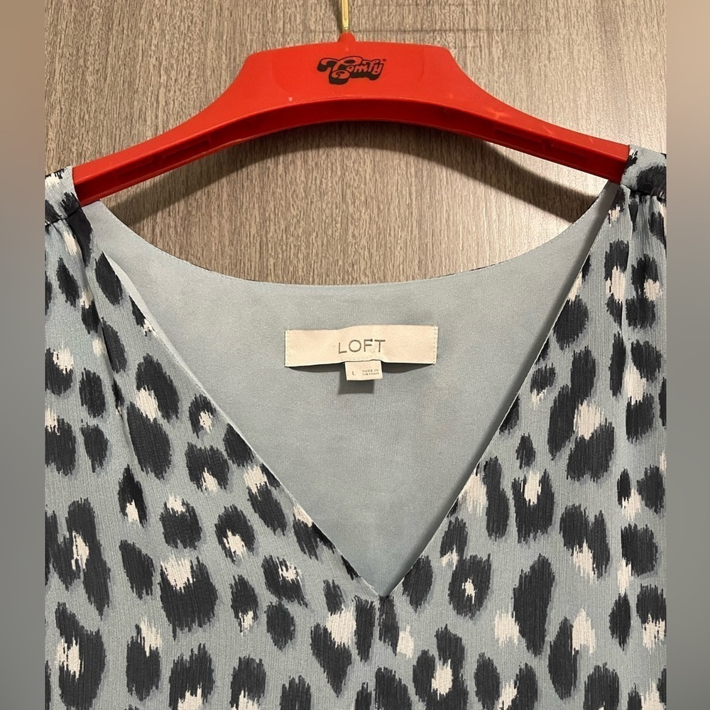 LOFT Gray and Black Leopard Print Long Sleeve Dress - Picture 2 of 16
